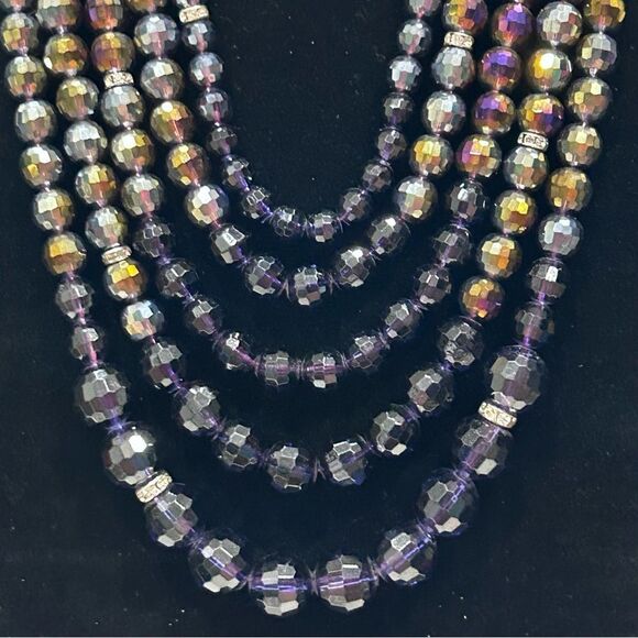 Elegant Multicolor Beaded Necklace - Picture 7 of 10